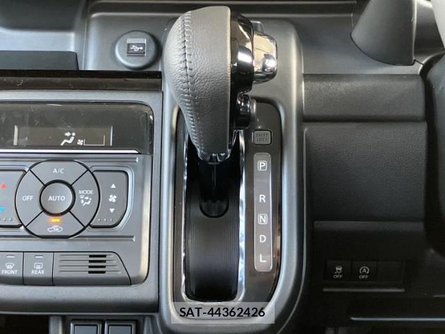 Suzuki SPACIA 2026-02 8329811-17