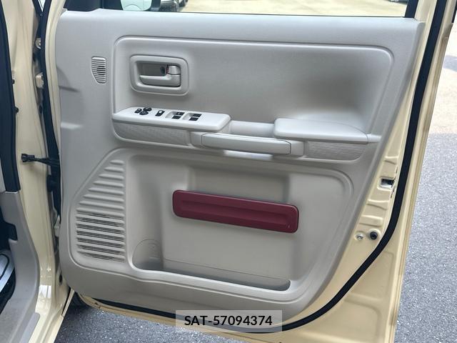 Suzuki SPACIA 2018-10 8328151-16