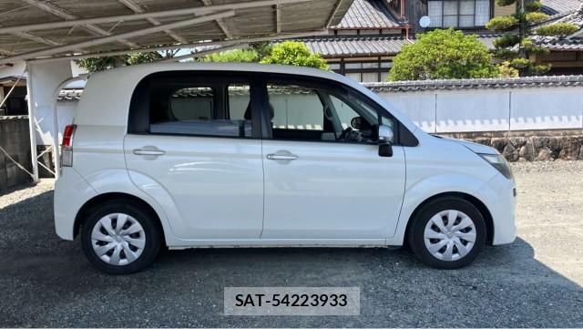 Toyota SPADE 2012-12 8329308-3