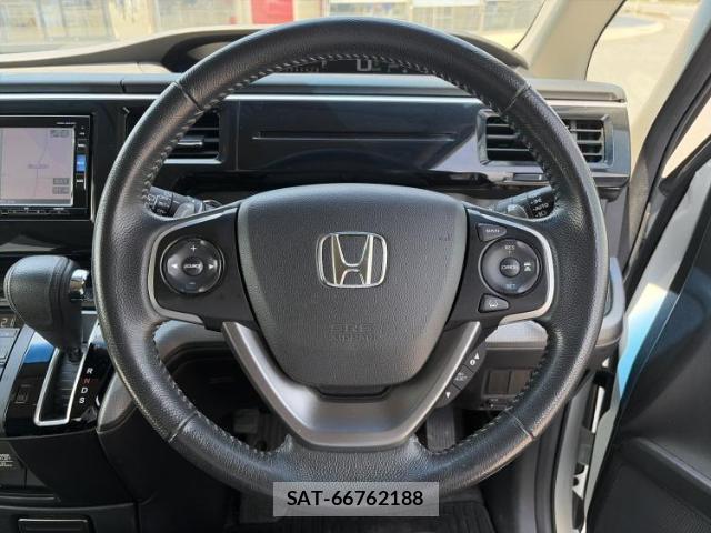 Honda e 2017-09 8327870-13