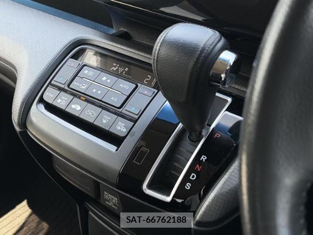 Honda e 2017-09 8327870-16