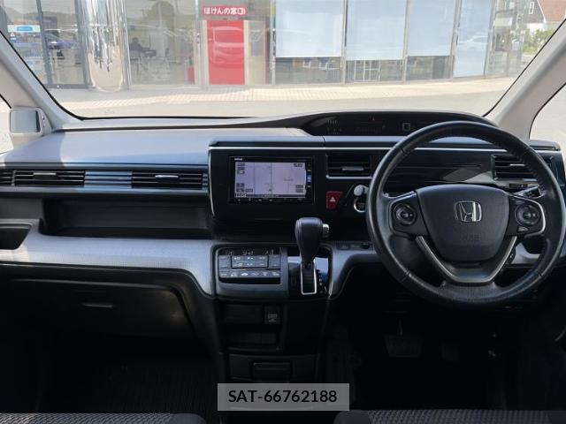 Honda e 2017-09 8327870-3