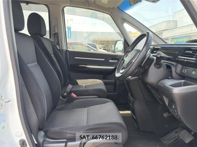 Honda e 2017-09 8327870-4