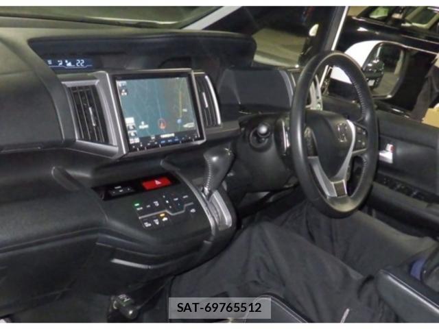 Honda e 2012-06 8328640-2