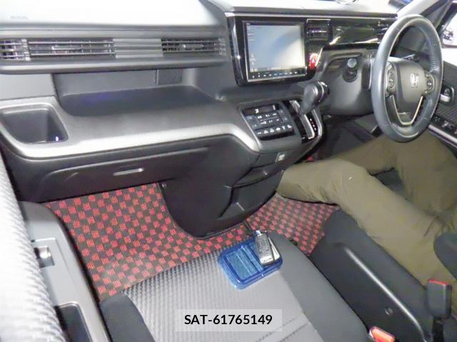 Honda e 2017-07 8328676-2