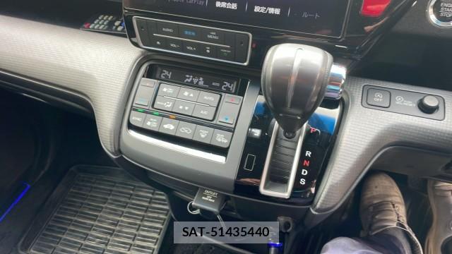 Honda e 2018-10 8329298-14