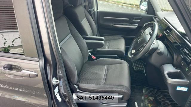 Honda e 2018-10 8329298-5
