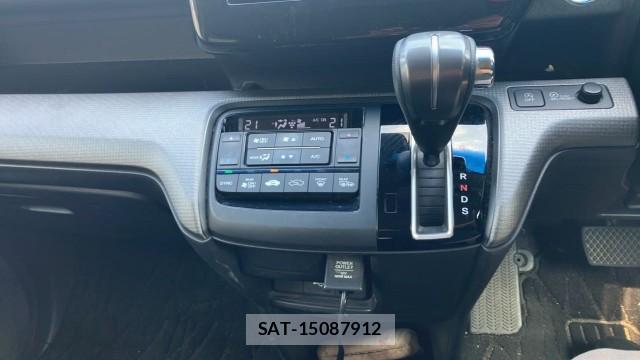 Honda e 2017-10 8329300-14