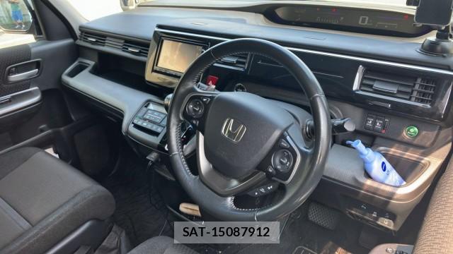 Honda e 2017-10 8329300-16