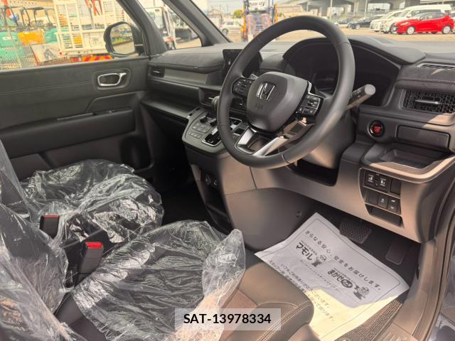 Honda e 2026-07 8329442-6