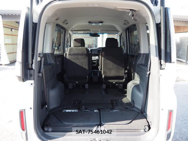 Honda e 2018-03 8329940-11