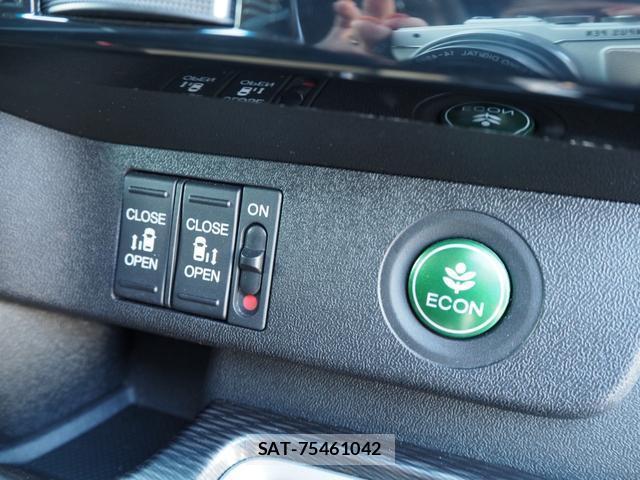 Honda e 2018-03 8329940-15