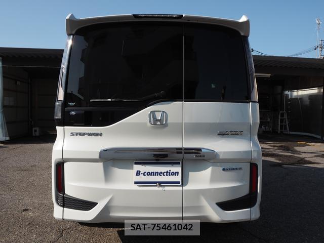 Honda e 2018-03 8329940-4