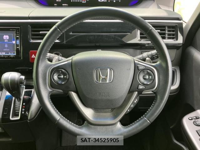Honda e 2017-08 8330516-15