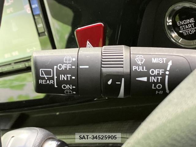 Honda e 2017-08 8330516-17