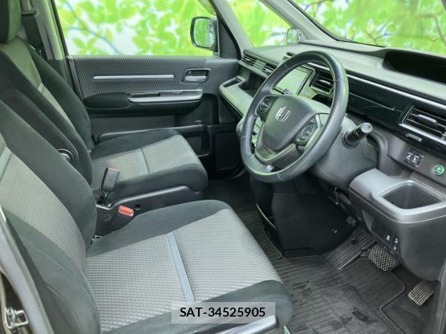 Honda e 2017-08 8330516-3
