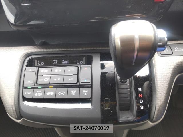 Honda e 2019-07 8328214-11