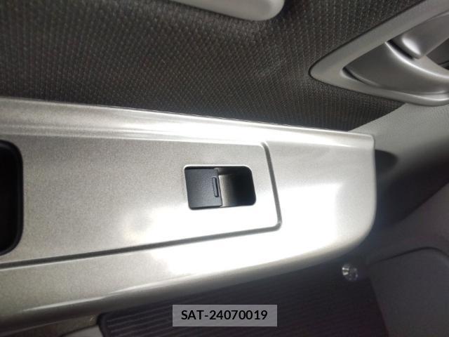 Honda e 2019-07 8328214-12