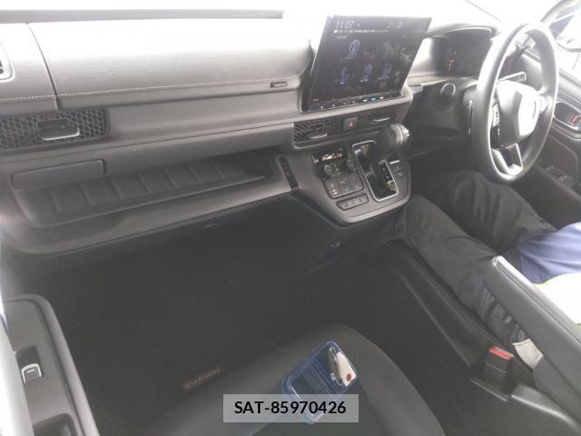 Honda e 2023-08 8328678-2