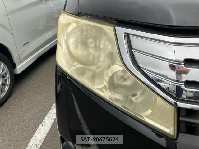 Honda e 2010-06 8328896-14