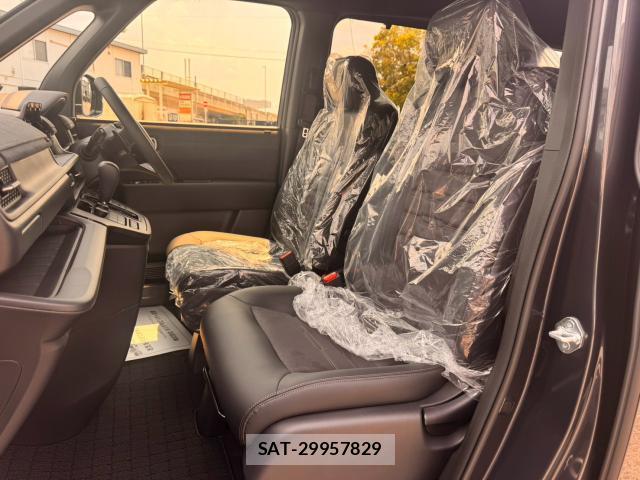 Honda e 2026-07 8329431-12