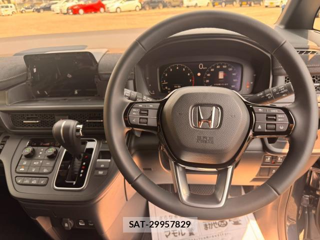 Honda e 2026-07 8329431-4