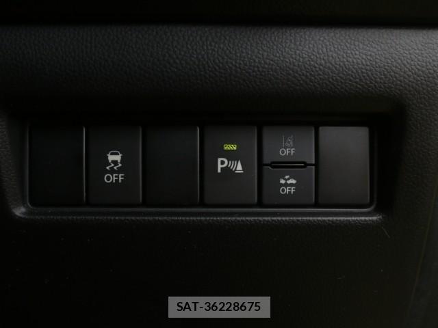 Suzuki SWIFT 2021-02 8328033-16