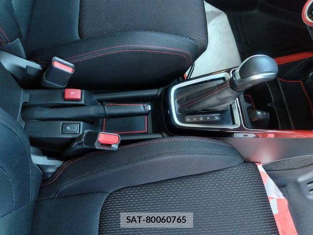 Suzuki SWIFT 2019-10 8330210-12