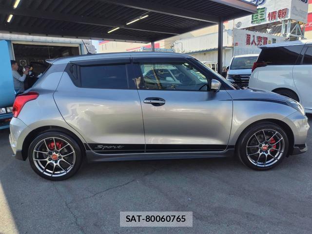 Suzuki SWIFT 2019-10 8330210-8