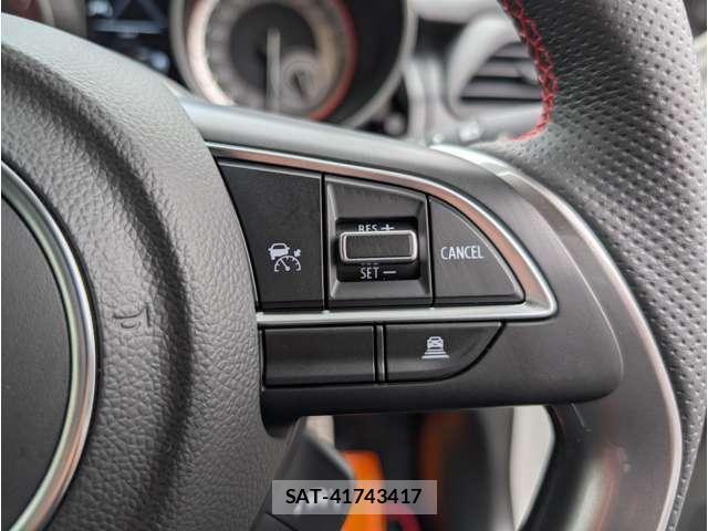 Suzuki SWIFT 2025-11 8330325-11