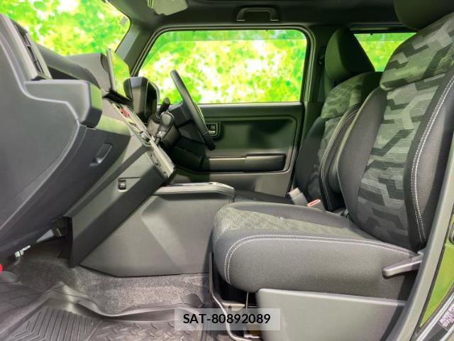 Daihatsu TAFT 2022-01 8330493-5