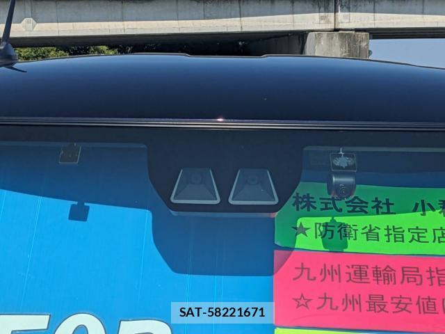 Daihatsu TANTO 2023-01 8328383-17