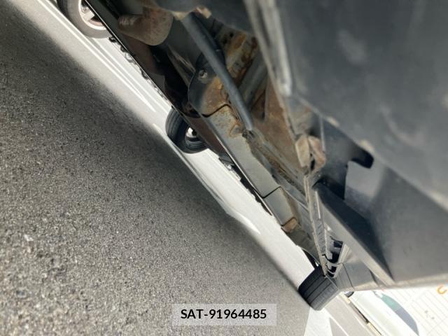 Daihatsu TANTO 2010-12 8328887-9