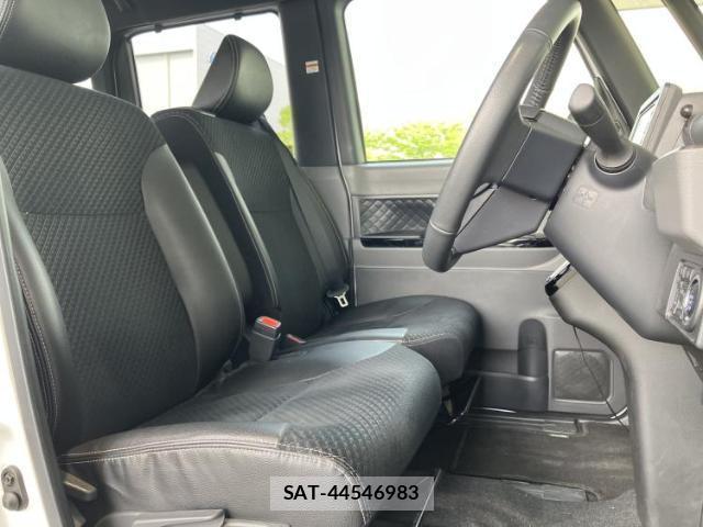 Daihatsu TANTO 2019-11 8329810-3