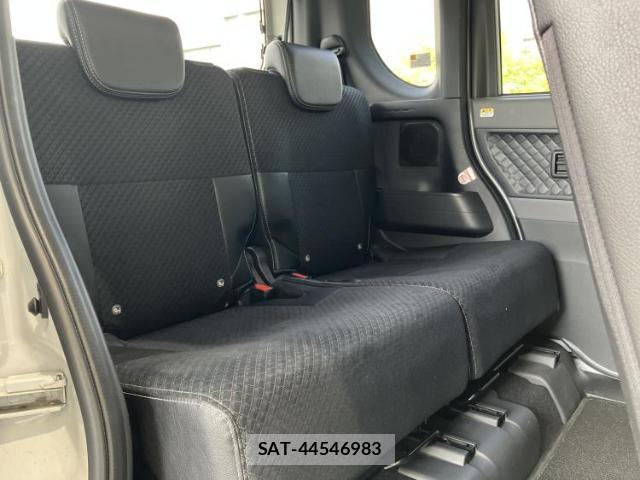 Daihatsu TANTO 2019-11 8329810-4