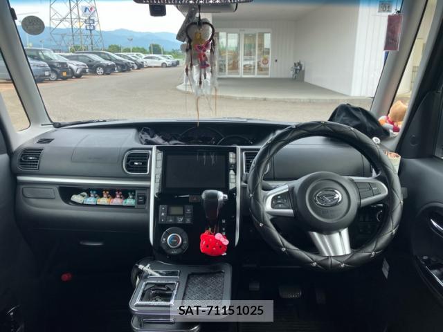 Daihatsu TANTO 2017-10 8330153-9