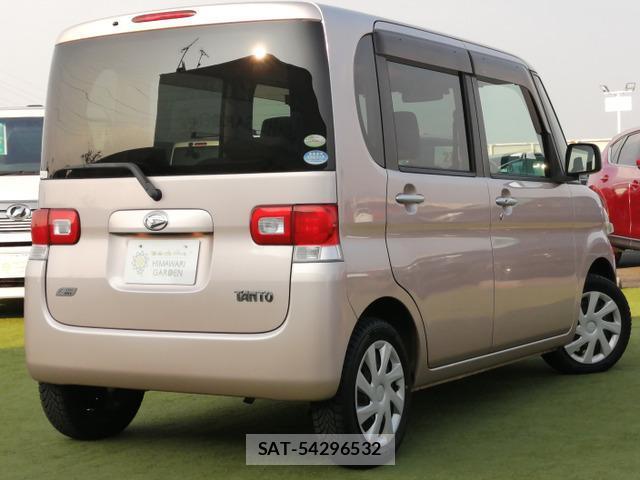 Daihatsu TANTO 2011-12 8330306-1