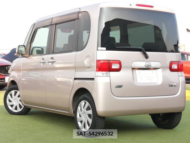Daihatsu TANTO 2011-12 8330306-3