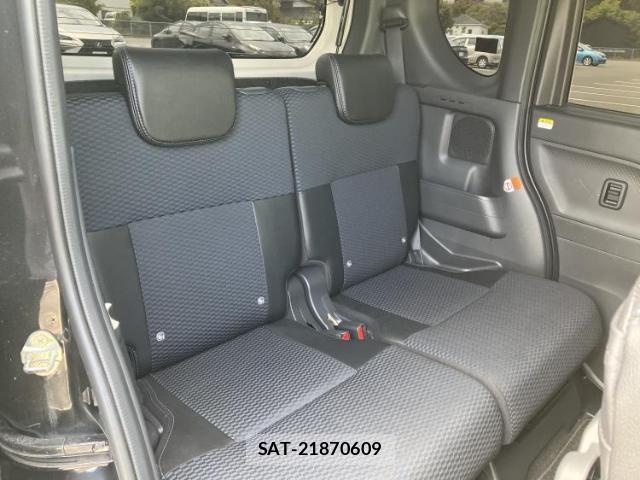 Daihatsu TANTO 2023-03 8330440-5