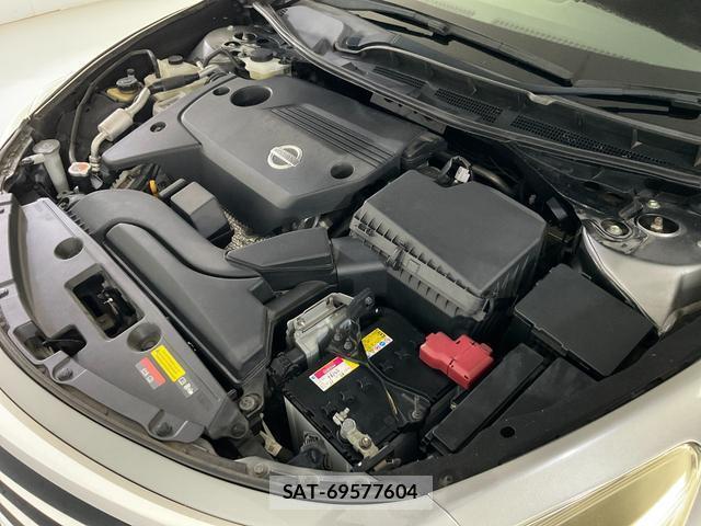 Nissan TEANA 2017-06 8329210-12