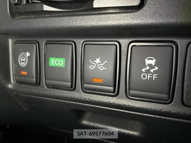 Nissan TEANA 2017-06 8329210-18