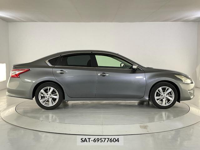 Nissan TEANA 2017-06 8329210-7