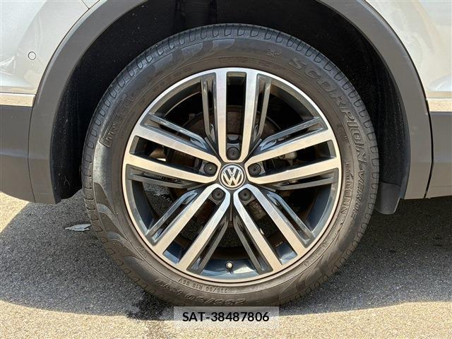 VolksWagen TIGUAN 2019-06 8328438-10