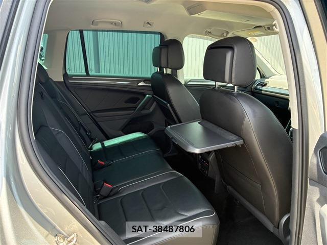 VolksWagen TIGUAN 2019-06 8328438-15