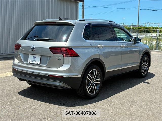 VolksWagen TIGUAN 2019-06 8328438-5