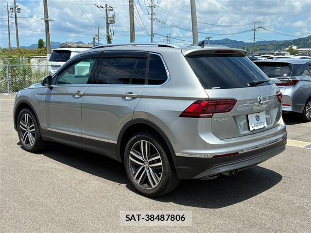 VolksWagen TIGUAN 2019-06 8328438-7