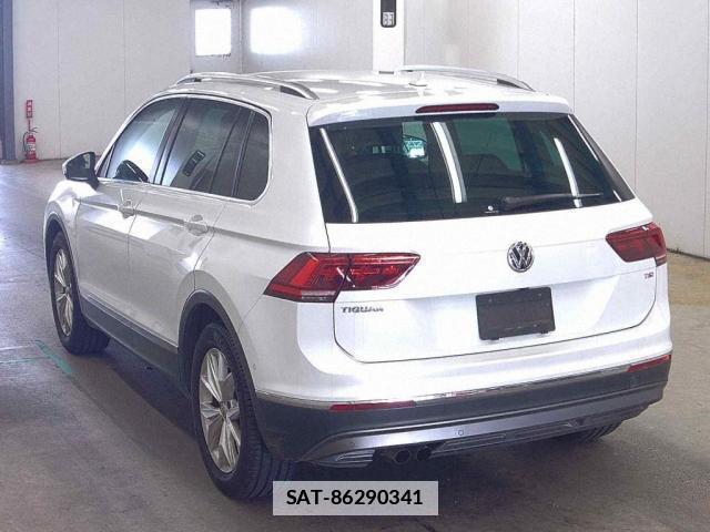 VolksWagen TIGUAN 2017-07 8328589-1