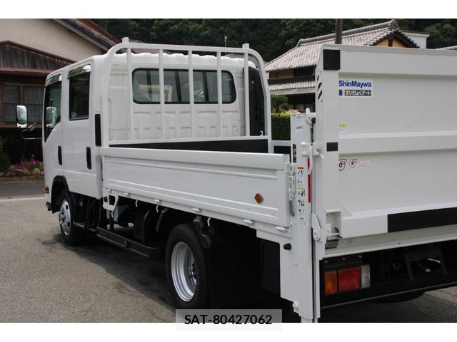 Mazda TITAN 2016-03 8327817-19