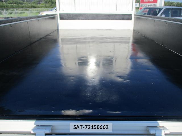 Toyota TOYOACE 2017-08 8328858-16