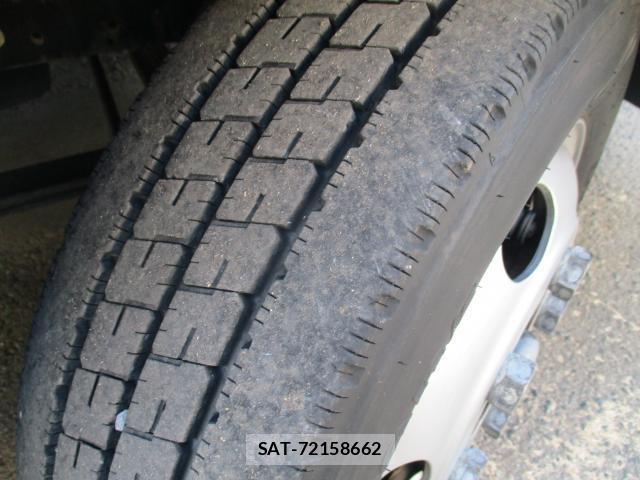 Toyota TOYOACE 2017-08 8328858-18